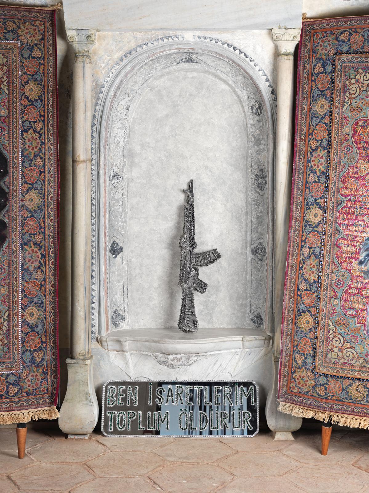 Kalaşnikoflu görsel (8)